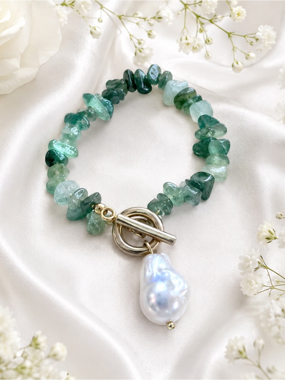 Green Gemstone Chip Bracelet with Baroque Pearl Charm - Picture 3 of 3